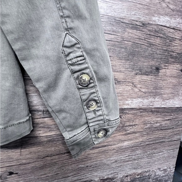 Knox Rose Green Utility Jacket with Classic Design and Long Sleeves - Picture 8 of 9